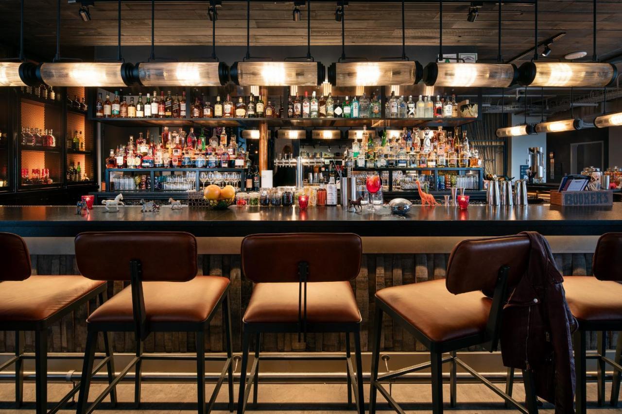 Moxy Louisville Downtown Exterior photo